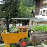Haus Mittagspitze 招待所 3*