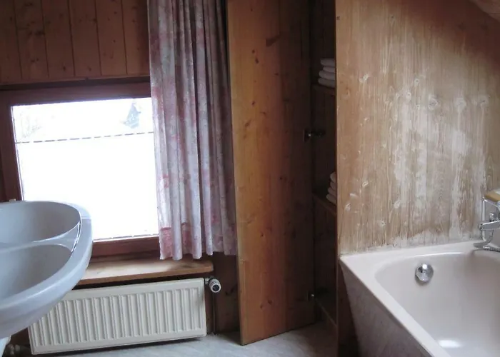 Gasthof Haus Mittagspitze 3*